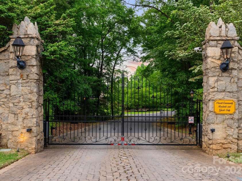 325 Ivy Arbor Circle, Rock Hill, SC 29732.  MLS# CAR4242278, YatesRealty ID 17417. Gated Community of Joslin Pointe