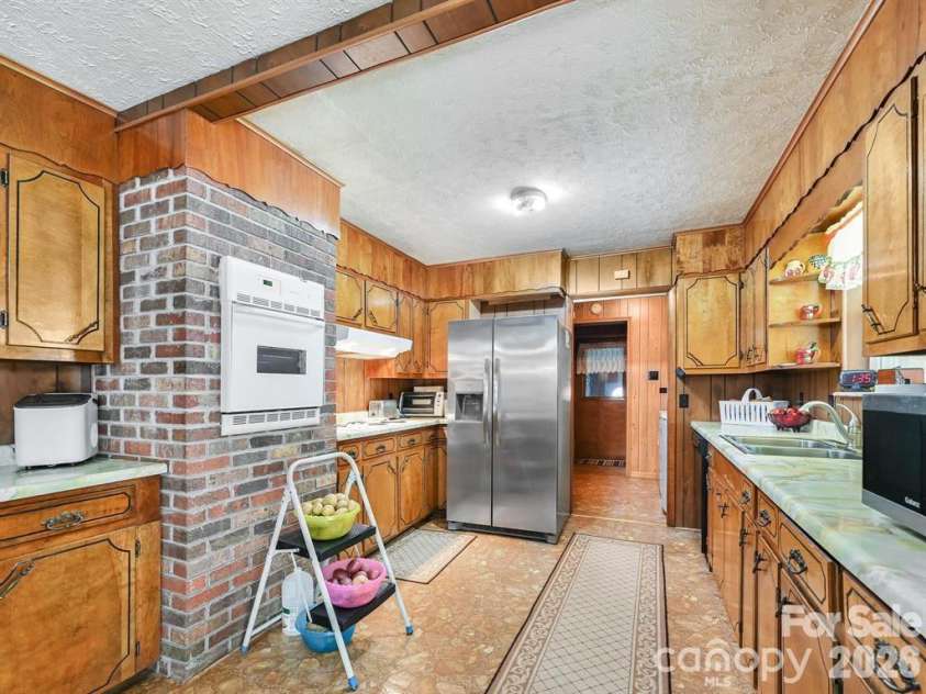 7530 NC 208 Highway, Marshall, NC 28753.  MLS# CAR4376119, YatesRealty ID 17417. 
