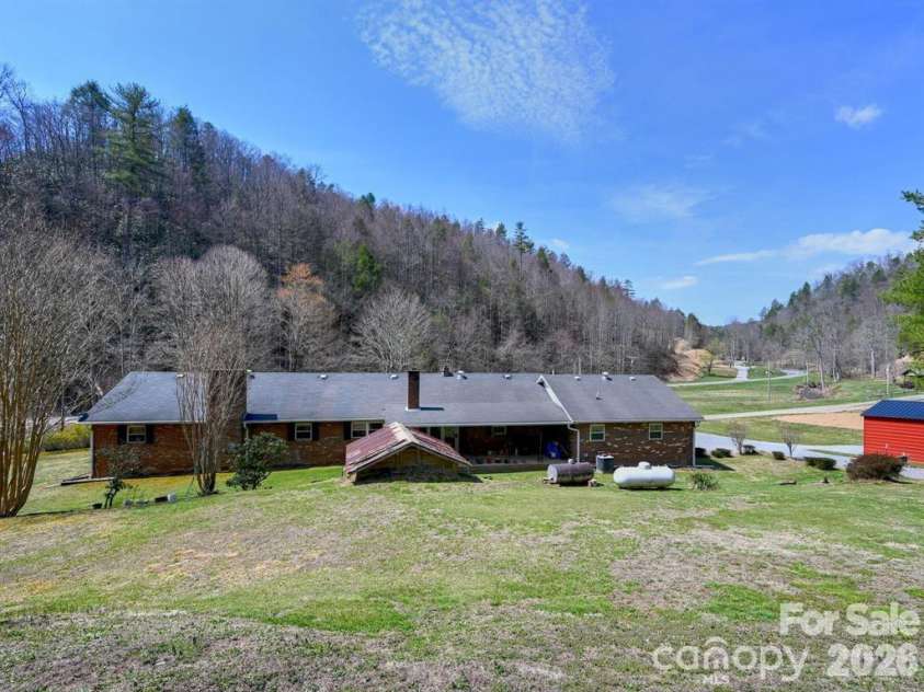 7530 NC 208 Highway, Marshall, NC 28753.  MLS# CAR4376119, YatesRealty ID 17417. 