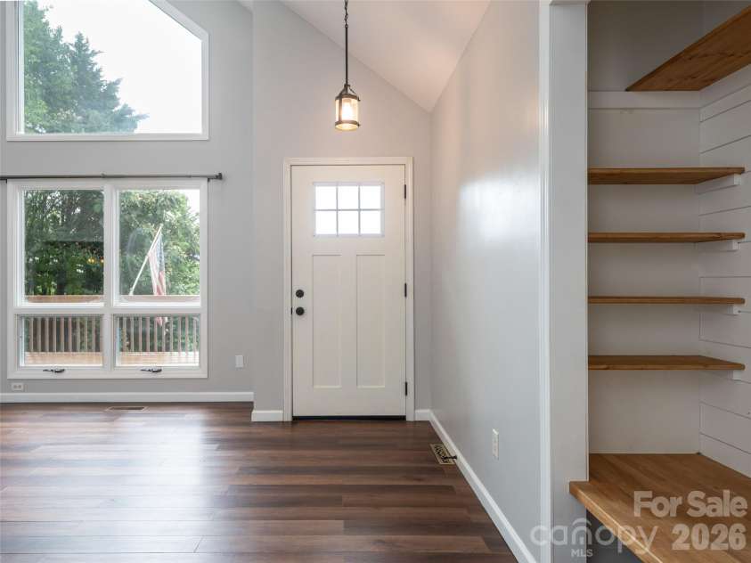15 Tiffany Lane, Asheville, NC 28804.  MLS# CAR4369734, YatesRealty ID 17419. 