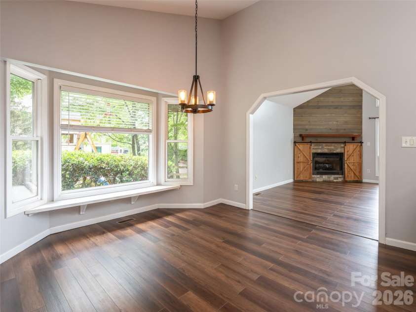 15 Tiffany Lane, Asheville, NC 28804.  MLS# CAR4369734, YatesRealty ID 17419. 