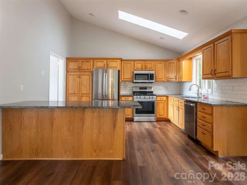 15 Tiffany Lane, Asheville, NC 28804.  MLS# CAR4369734, YatesRealty ID 17419. 