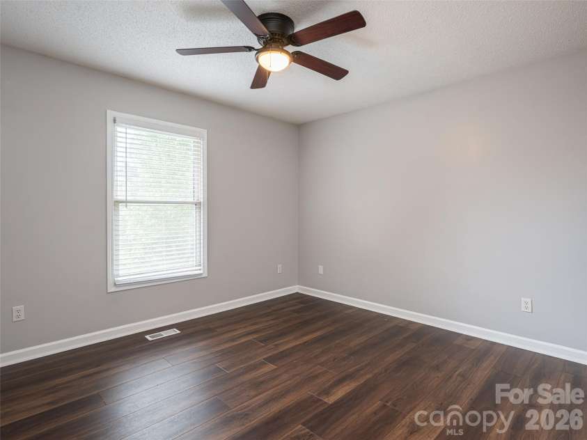 15 Tiffany Lane, Asheville, NC 28804.  MLS# CAR4369734, YatesRealty ID 17419. 