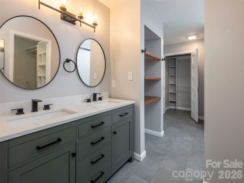 15 Tiffany Lane, Asheville, NC 28804.  MLS# CAR4369734, YatesRealty ID 17419. 