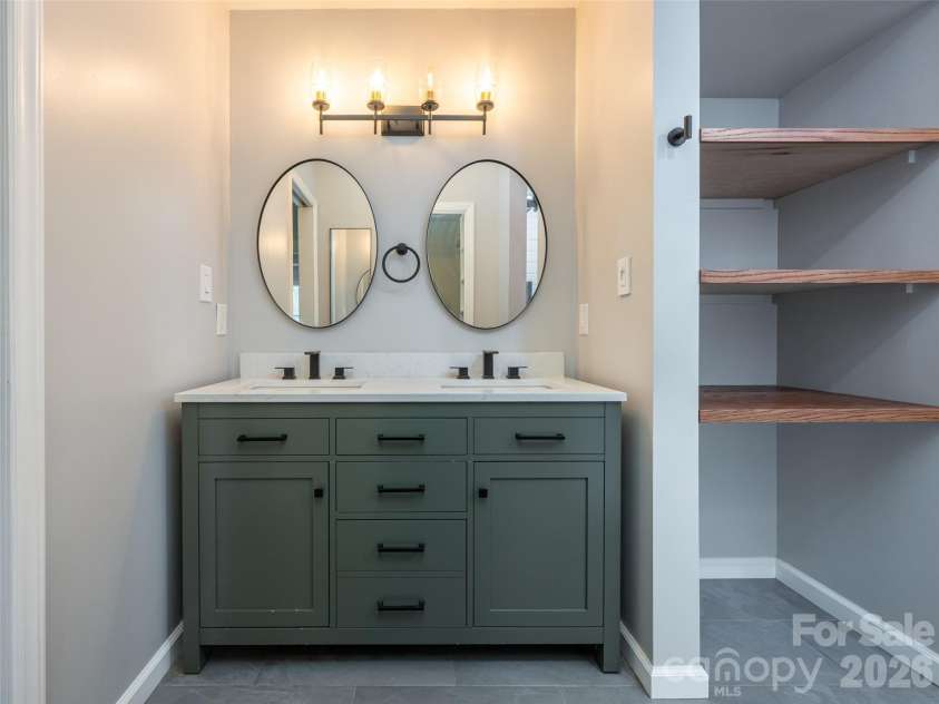15 Tiffany Lane, Asheville, NC 28804.  MLS# CAR4369734, YatesRealty ID 17419. 