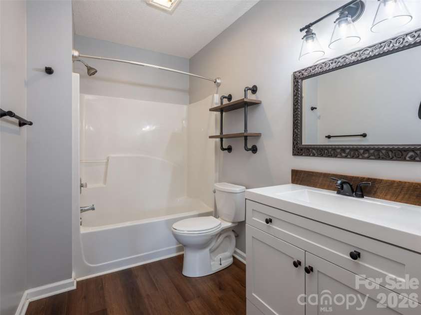 15 Tiffany Lane, Asheville, NC 28804.  MLS# CAR4369734, YatesRealty ID 17419. 