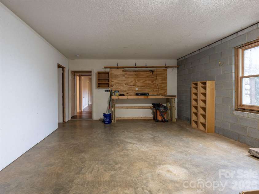 15 Tiffany Lane, Asheville, NC 28804.  MLS# CAR4369734, YatesRealty ID 17419. 