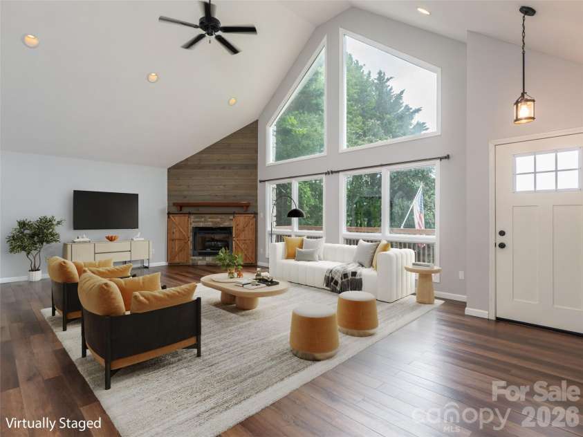15 Tiffany Lane, Asheville, NC 28804.  MLS# CAR4369734, YatesRealty ID 17419. 