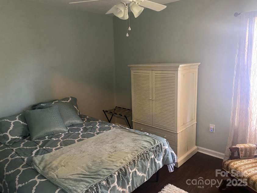 9612 Farmridge Lane, Matthews, NC 28105.  MLS# CAR4263057, YatesRealty ID 17419. Bedroom 3