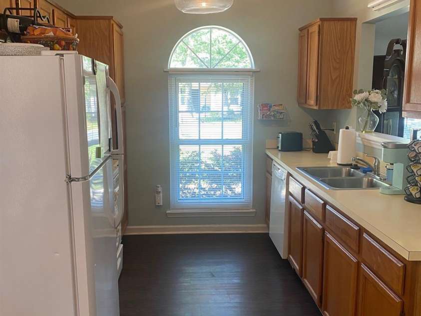 9612 Farmridge Lane, Matthews, NC 28105.  MLS# CAR4263057, YatesRealty ID 17419. Kitchen