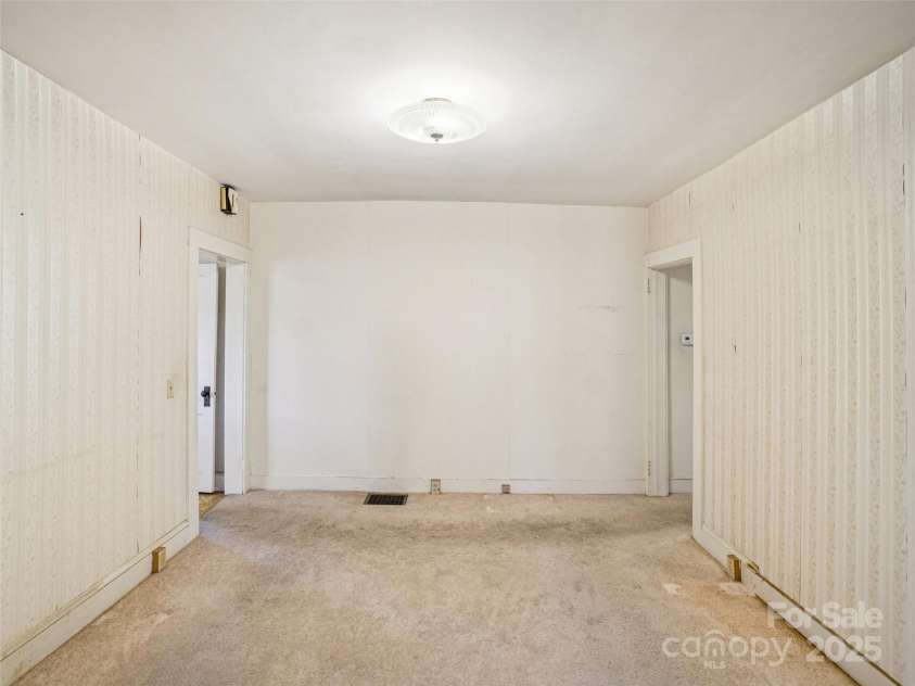 230 Main Street, Mars Hill, NC 28754.  MLS# CAR4315536, YatesRealty ID 1742. 