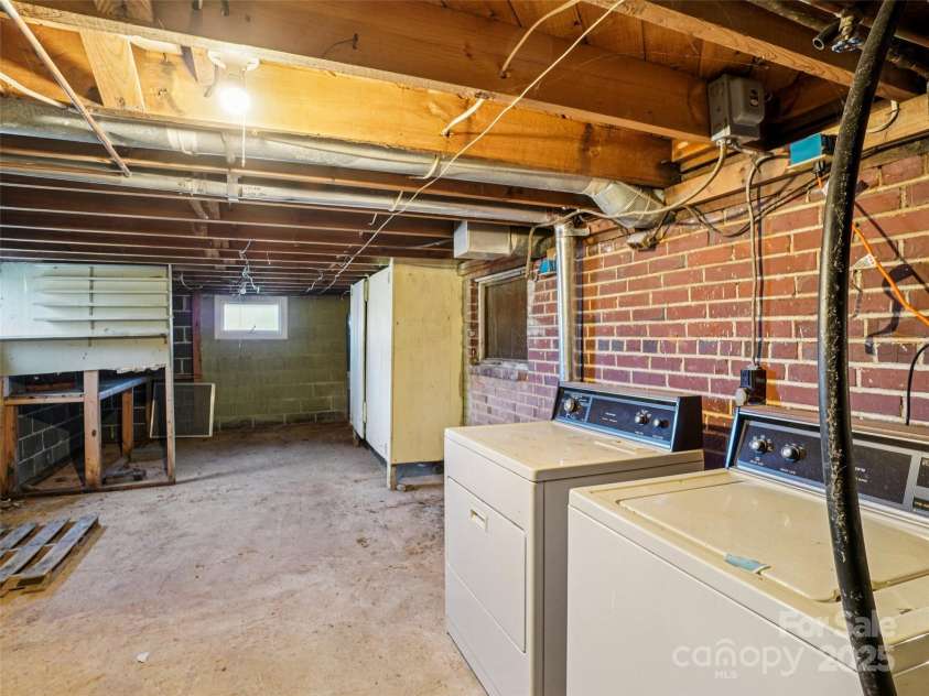 230 Main Street, Mars Hill, NC 28754.  MLS# CAR4315536, YatesRealty ID 1742. 