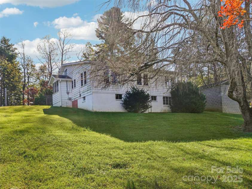 230 Main Street, Mars Hill, NC 28754.  MLS# CAR4315536, YatesRealty ID 1742. 