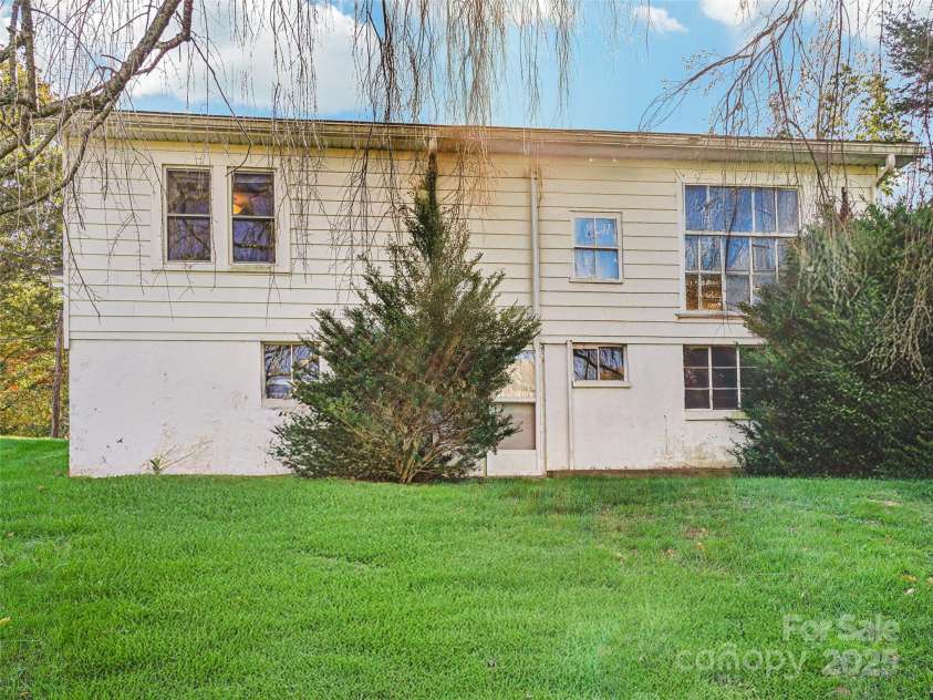230 Main Street, Mars Hill, NC 28754.  MLS# CAR4315536, YatesRealty ID 1742. 