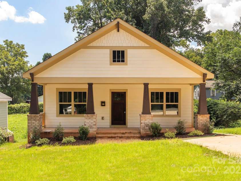 3031 Attaberry Drive, Charlotte, NC 28205.  MLS# CAR4222256, YatesRealty ID 1742. 
