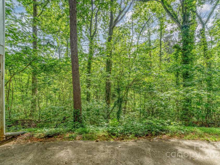 102 Forest Court, Huntersville, NC 28078.  MLS# CAR4247355, YatesRealty ID 17420. 