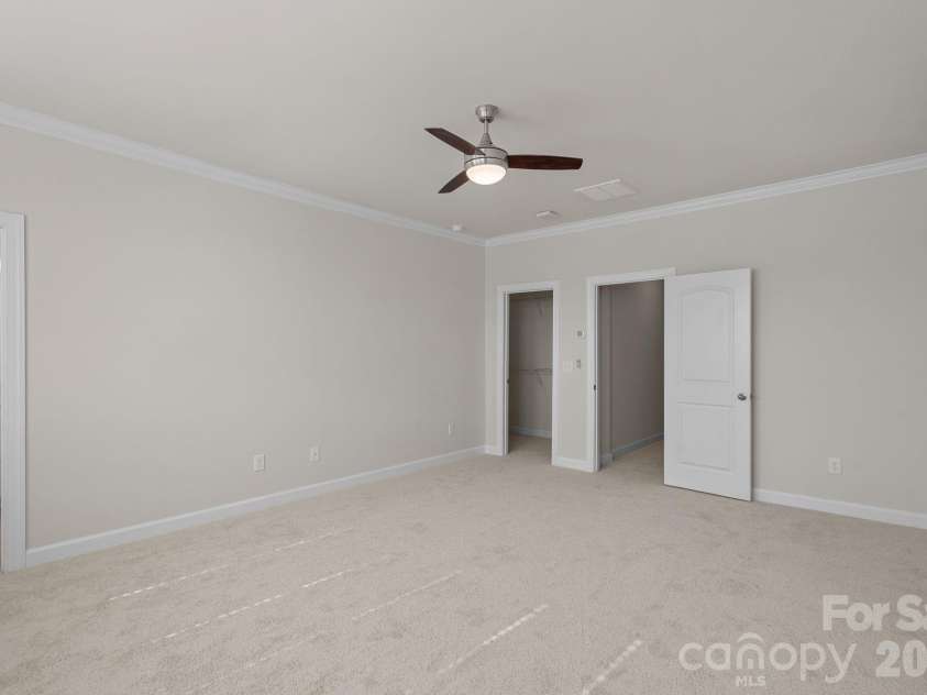 11523 Red Rust Lane, Charlotte, NC 28277.  MLS# CAR4376500, YatesRealty ID 17420. Spacious Primary Retreat