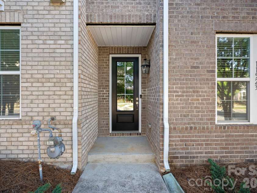 11523 Red Rust Lane, Charlotte, NC 28277.  MLS# CAR4376500, YatesRealty ID 17420. Welcome to 11523 Red Rust Lane!