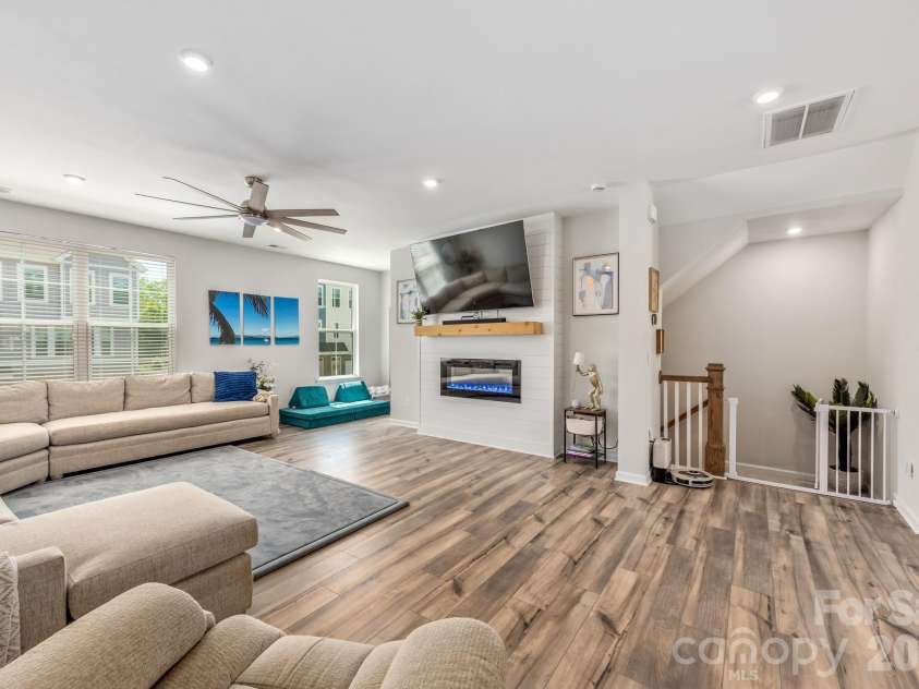 4358 Reed Creek Drive, Sherrills Ford, NC 28673.  MLS# CAR4376926, YatesRealty ID 17421. 