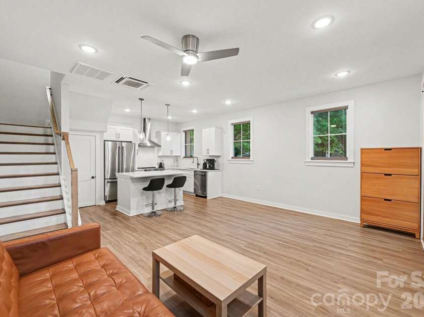 345 East Boulevard, Charlotte, NC 28203.  MLS# CAR4376054, YatesRealty ID 17422. 