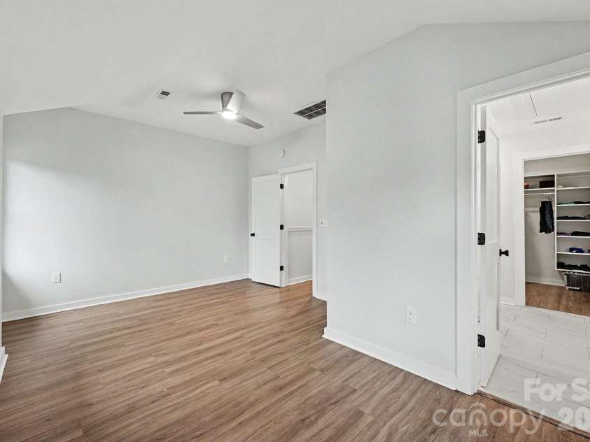 345 East Boulevard, Charlotte, NC 28203.  MLS# CAR4376054, YatesRealty ID 17422. 