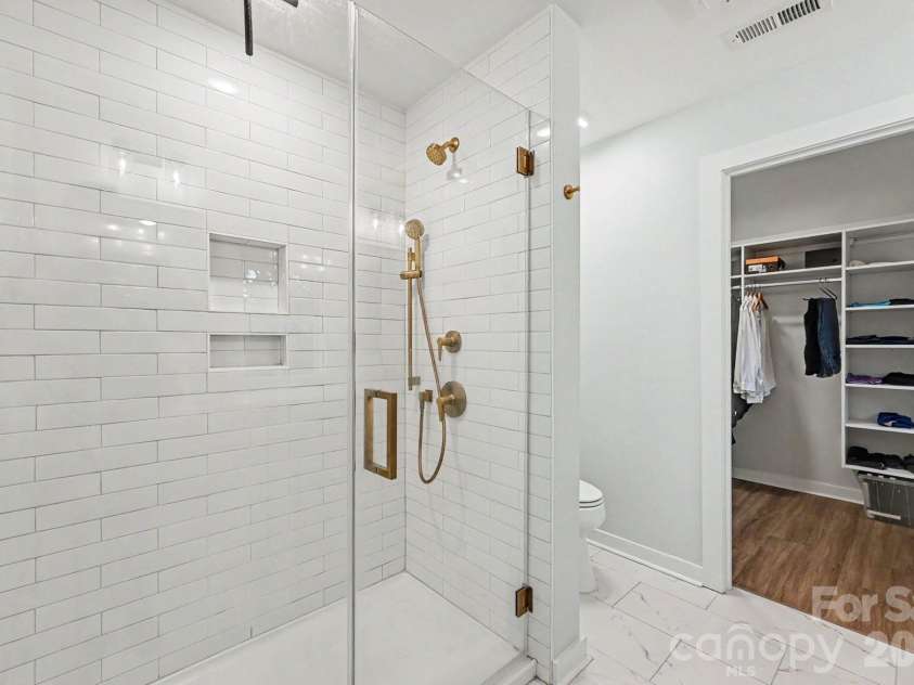 345 East Boulevard, Charlotte, NC 28203.  MLS# CAR4376054, YatesRealty ID 17422. 