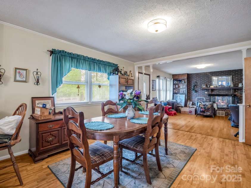 202 College Avenue, Shelby, NC 28152.  MLS# CAR4259218, YatesRealty ID 17423. 