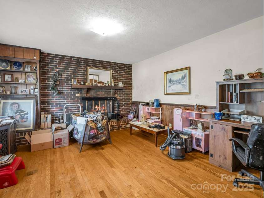 202 College Avenue, Shelby, NC 28152.  MLS# CAR4259218, YatesRealty ID 17423. 