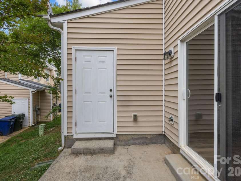 8738 Twined Creek Lane, Charlotte, NC 28227.  MLS# CAR4376717, YatesRealty ID 17423. 