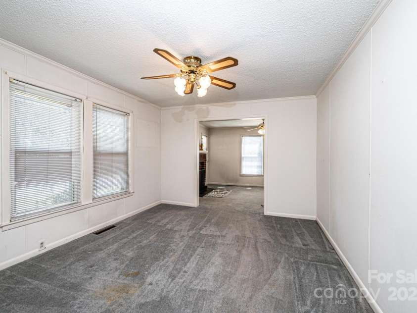 602 6th Street, Newton, NC 28658.  MLS# CAR4249991, YatesRealty ID 17424. 