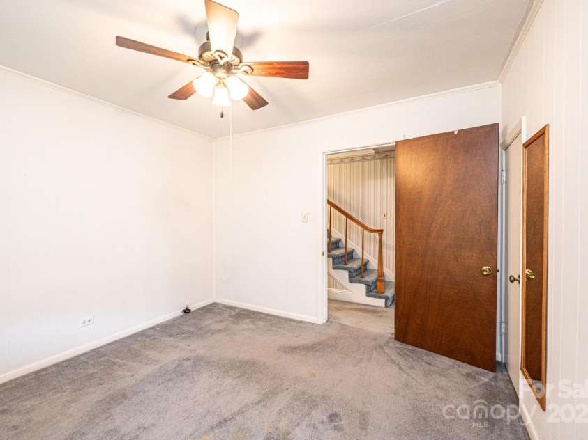 602 6th Street, Newton, NC 28658.  MLS# CAR4249991, YatesRealty ID 17424. 