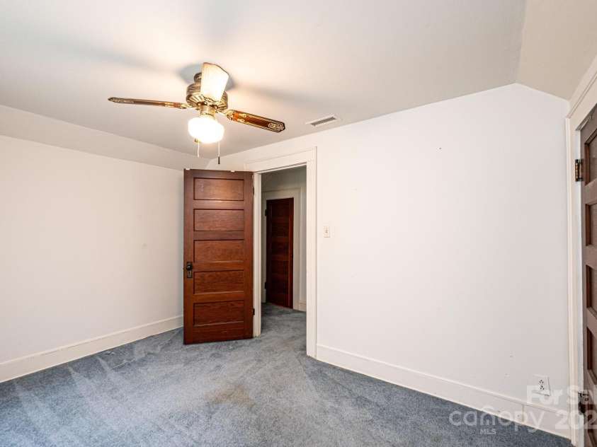 602 6th Street, Newton, NC 28658.  MLS# CAR4249991, YatesRealty ID 17424. 