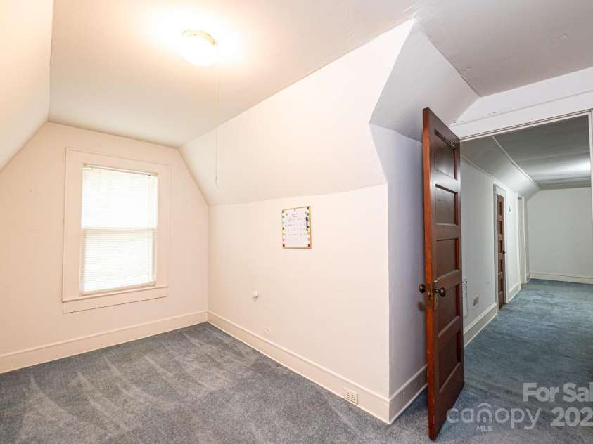 602 6th Street, Newton, NC 28658.  MLS# CAR4249991, YatesRealty ID 17424. 