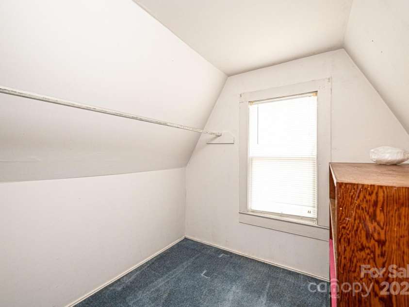 602 6th Street, Newton, NC 28658.  MLS# CAR4249991, YatesRealty ID 17424. 