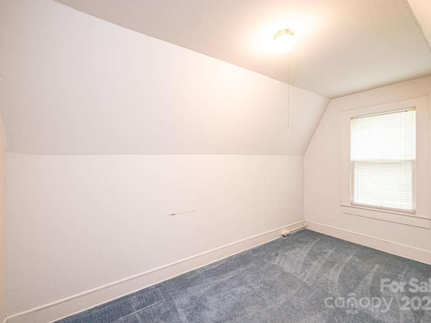 602 6th Street, Newton, NC 28658.  MLS# CAR4249991, YatesRealty ID 17424. 