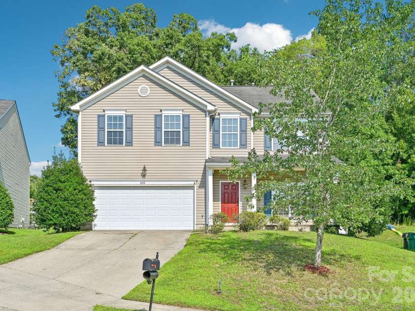 8718 Buttonwood Court, Charlotte, NC 28215.  MLS# CAR4365827, YatesRealty ID 17424. 