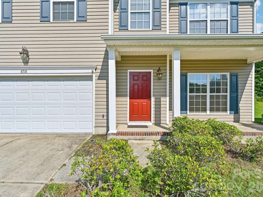 8718 Buttonwood Court, Charlotte, NC 28215.  MLS# CAR4365827, YatesRealty ID 17424. 