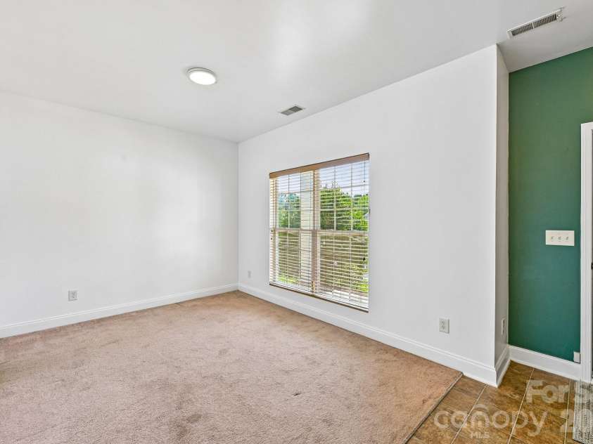8718 Buttonwood Court, Charlotte, NC 28215.  MLS# CAR4365827, YatesRealty ID 17424. 