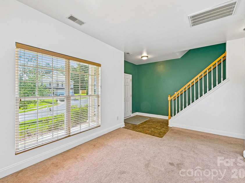 8718 Buttonwood Court, Charlotte, NC 28215.  MLS# CAR4365827, YatesRealty ID 17424. 