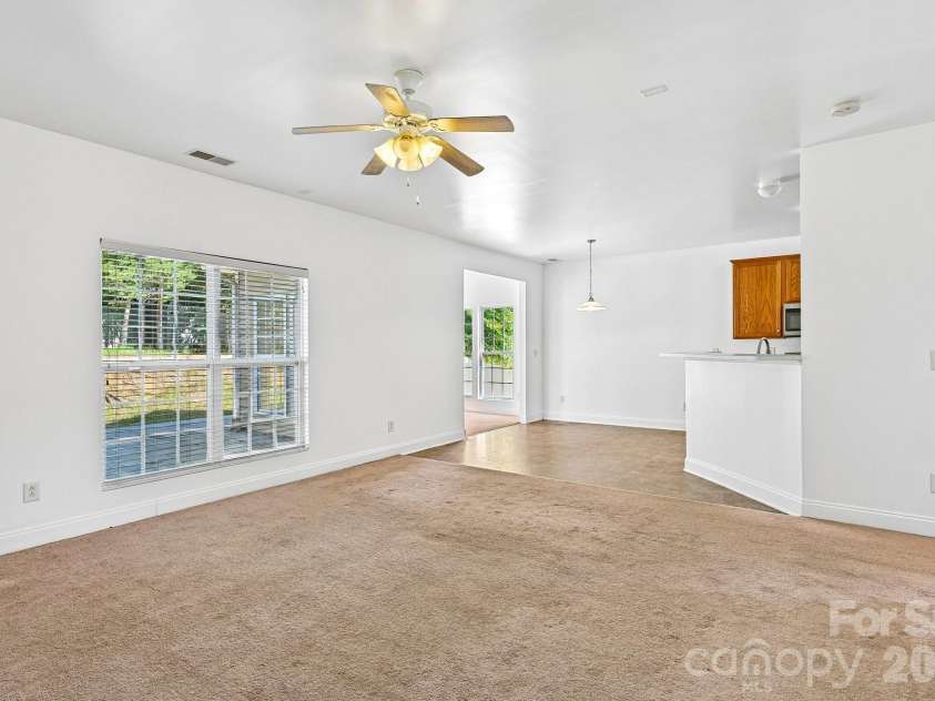 8718 Buttonwood Court, Charlotte, NC 28215.  MLS# CAR4365827, YatesRealty ID 17424. 