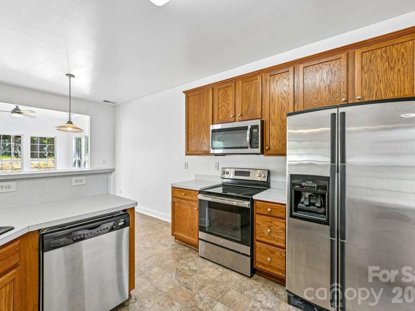 8718 Buttonwood Court, Charlotte, NC 28215.  MLS# CAR4365827, YatesRealty ID 17424. 