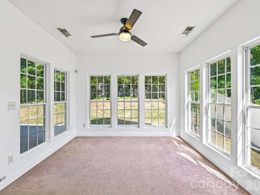 8718 Buttonwood Court, Charlotte, NC 28215.  MLS# CAR4365827, YatesRealty ID 17424. 