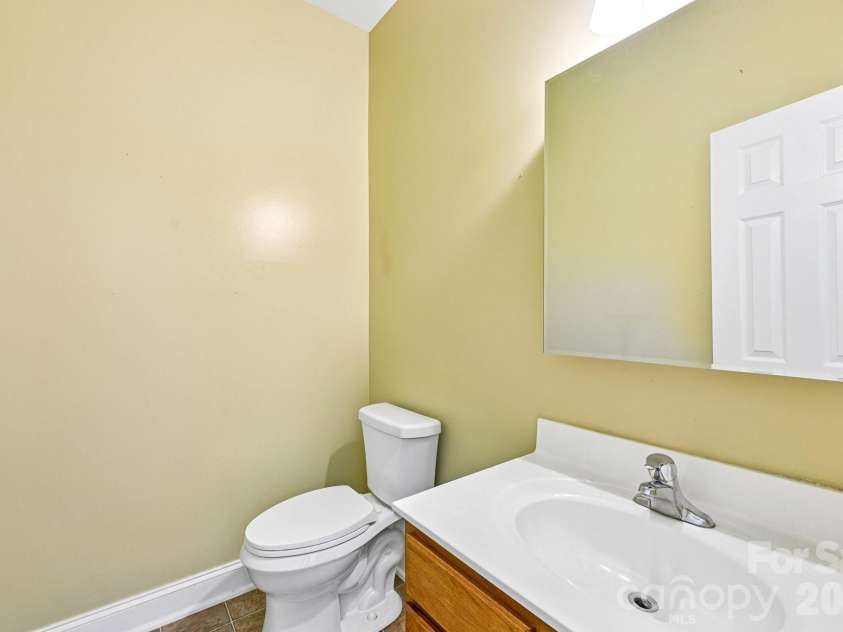 8718 Buttonwood Court, Charlotte, NC 28215.  MLS# CAR4365827, YatesRealty ID 17424. 