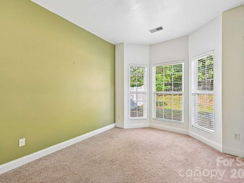 8718 Buttonwood Court, Charlotte, NC 28215.  MLS# CAR4365827, YatesRealty ID 17424. 