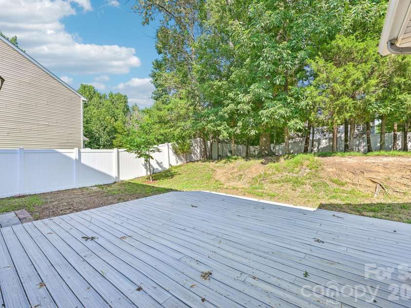 8718 Buttonwood Court, Charlotte, NC 28215.  MLS# CAR4365827, YatesRealty ID 17424. 