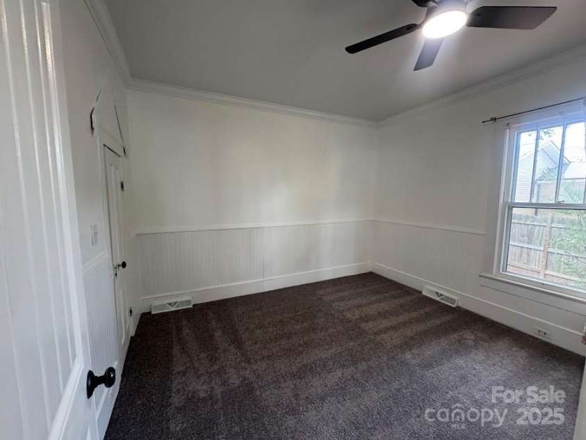1019 Valley Street, Kannapolis, NC 28081.  MLS# CAR4251988, YatesRealty ID 17425. Middle bedroom