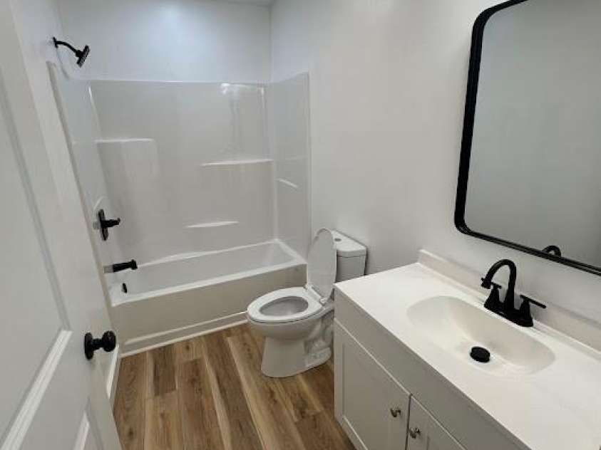 1019 Valley Street, Kannapolis, NC 28081.  MLS# CAR4251988, YatesRealty ID 17425. Upstairs new full bathroom