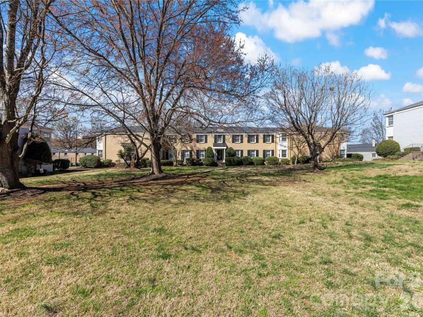 540 Wakefield Drive, Charlotte, NC 28209.  MLS# CAR4376835, YatesRealty ID 17425. 