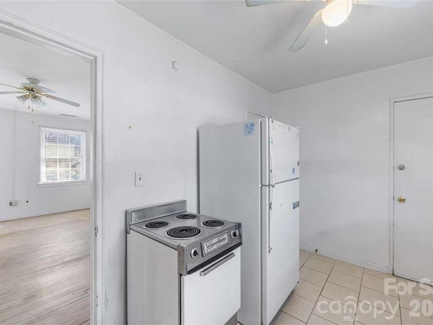 540 Wakefield Drive, Charlotte, NC 28209.  MLS# CAR4376835, YatesRealty ID 17425. 