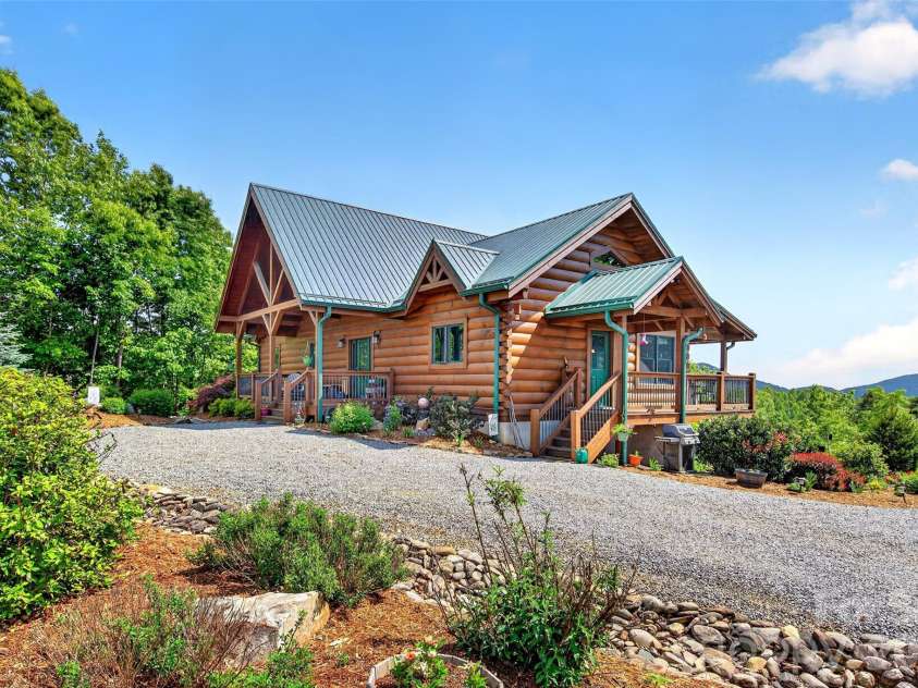217 Summit Drive, Nebo, NC 28761.  MLS# CAR4376943, YatesRealty ID 17427. 